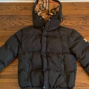 Women’s Burberry Black Jacket with Plaid Lining. Size S